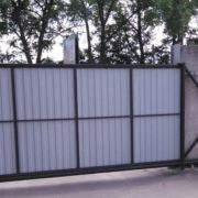 Vorota otkatnue profnastil 1